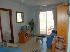 One-bedroom flat 200m from the beach