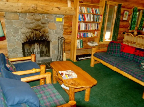 Snowline Cabin 47 - A Rustic Vacation Home With Modern Charm a hot tub and Wifi