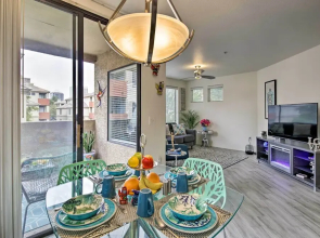 Modern Condo w/ Pool Access ~ 3 Mi to Dtwn Phoenix