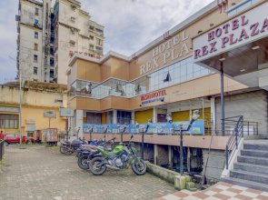 OYO 75839 Hotel Rex Plaza