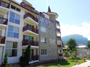 Luxury Studio, Eagle Rock Apartments