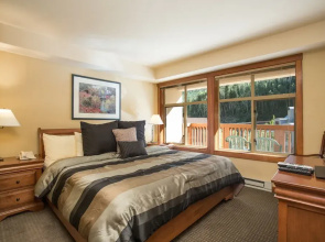 3506 - One Bedroom + Den Standard Powderhorn Lodge 1 Condo by RedAwning