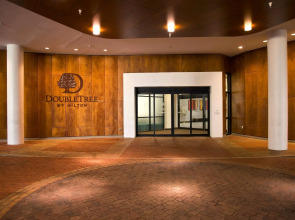 DoubleTree by Hilton Washington DC - Crystal City