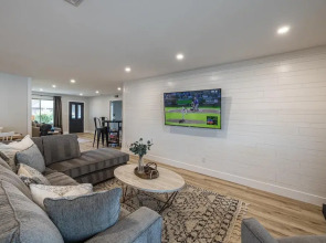 Open Floor Mesa Gable Vacation Home with Heated Pool by Redawning