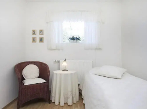 Helguhus B&B And Apartment
