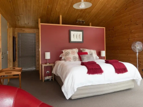 Astelia Lodge