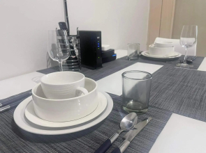 Sea Residences MOA Arena, SMX 1BR free wifi & Netflix