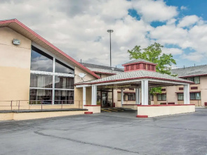 Econo Lodge Breezewood