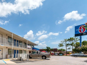 Motel 6 Victoria, TX
