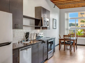 Roxy Condo 203 in Bremerton