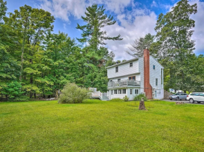 Woodstock Getaway w/ Hot Tub ~ 2 Mi to Dtwn!