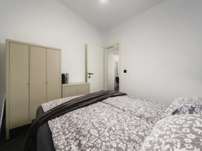 Apartment With Scenic View
