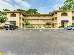 7 Mi to North Myrtle Beach: Condo w/ Pool Access