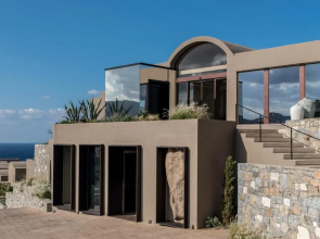 Acro Wellness Suites - Adults Only Hotel