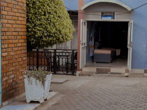 Best Inn Motel MUSINGUZI Frank