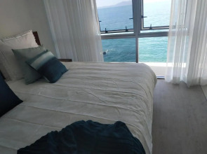 Best at Bright Point Absolute Waterfront 4 bedroom apartment
