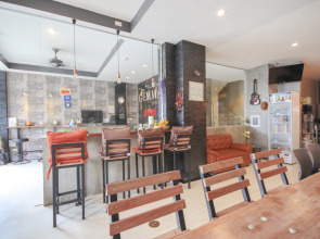 OYO 75321 Gemma Patong