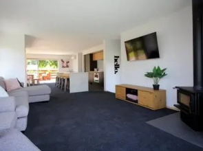 15 Hepburn Lane