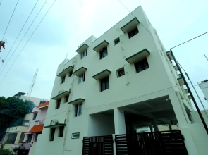 OYO 24597 Dheeran Home Stay