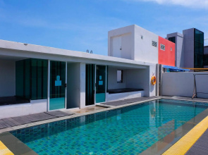 iCheck inn Central Patong