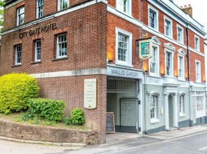 The City Gate Hotel