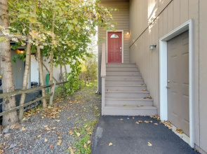 Accommodating Anchorage Abode < 1 Mi to Jewel Lake