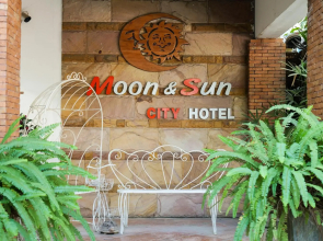 Moon and Sun Hotel