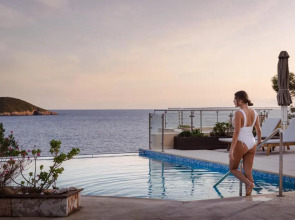 Akrotiri Beach Resort Hotel - Adults friendly