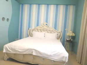 Happiness Color Fun B&B
