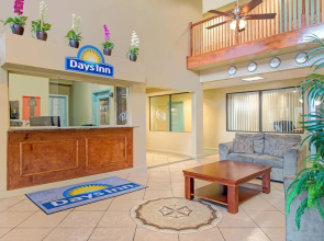 Days Inn by Wyndham Downtown St. Louis