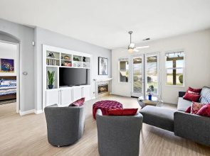 New Listing Luxurious Getaway Near Polo Fields home of Coachella, Stagecoach Sleeps 11 Pool,Parking, Golf, Spa, Coffee