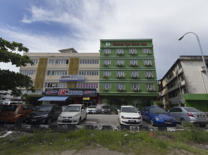 OYO 496 Hotel De Eco Inn