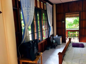 Baan Loylom Farmstay