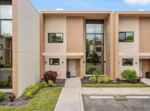 Minutes to Disney Chic Dream Villa With Stunning Patio and Resort Perks