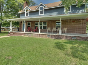 Unique Cotter Getaway w/ Deck & Outdoor Dining!