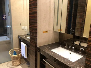 Silin Residence Poly World Trading Center