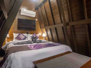 Rumah Kayu Tatiya Villa