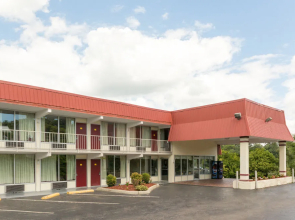 Super 8 Kingsport /I-81