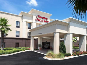 Hampton Inn & Suites Pensacola I-10 N at Univ. Town Plaza
