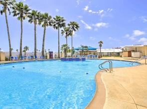 Steps to Bay! Home w/ Pool Access in Port Isabel