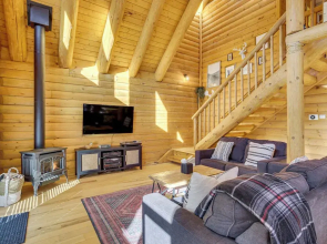 2 Mi to Lake Arrowhead Village: Pet-friendly Cabin