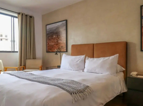 w Picturesque 2BR at Malecon