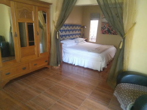 Sleepy Gecko Guest House