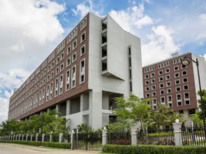 Haikou Guanlan Lake Huayi FengXiaogang film community filmmaker Hotel