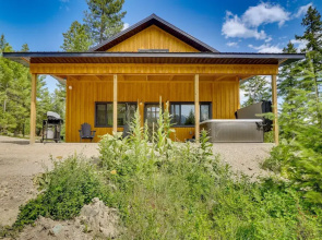 Modern Lakeside Cabin w/ Mountain Views & Hot Tub!