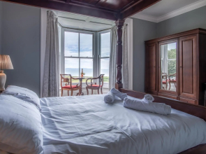 Penally Manor - Luxurious Manor House - Tenby