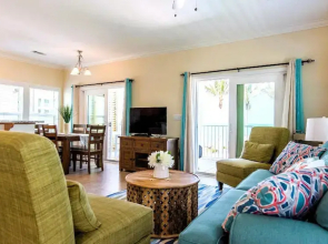 8 Waterfront 4 Bed 3 Bath Pool Home w Free Dock