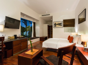 Lynnaya Urban River Resort