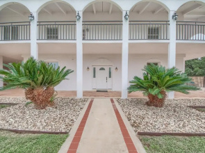 Hill Country Retreat Br 2230