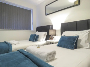 Tudors - Five Ways Apartments